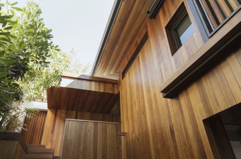 a house with wood siding (Photo by © Astronaut Images/KOTO - stock.adobe.com)