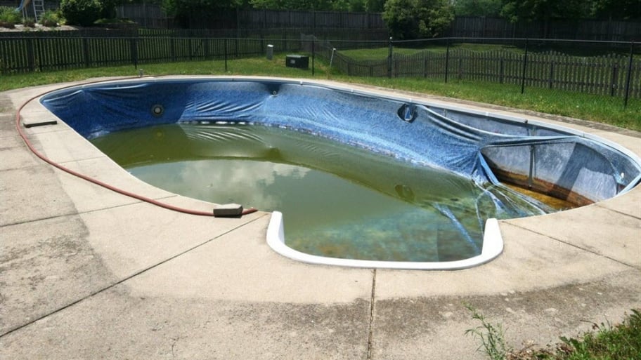 dirty swimming pool, ripped liner, shoddy work, bad contractor