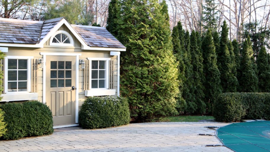 A pool house near a pool