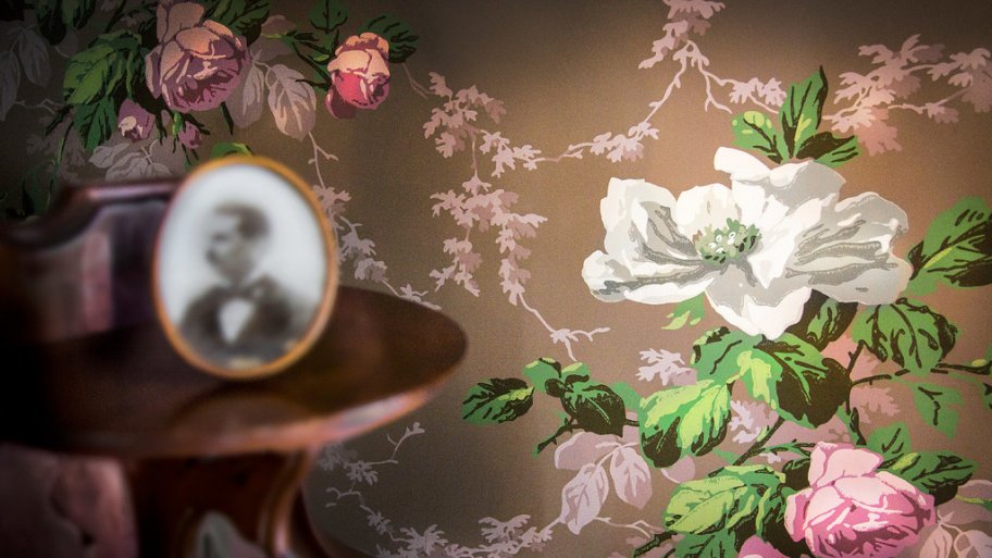 Walter Knabe floral wallpaper at the James Whitcomb Riley Museum Home