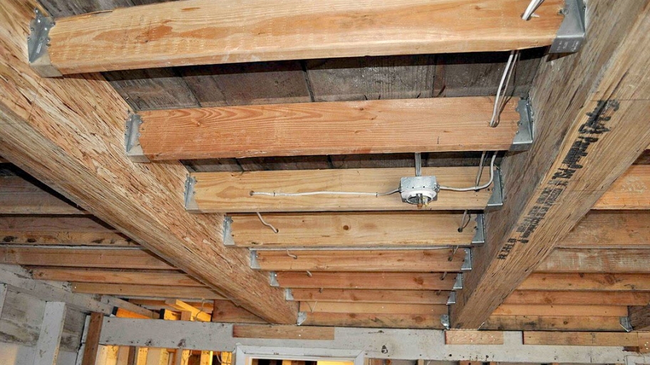 Earthquake-resistant reinforcement