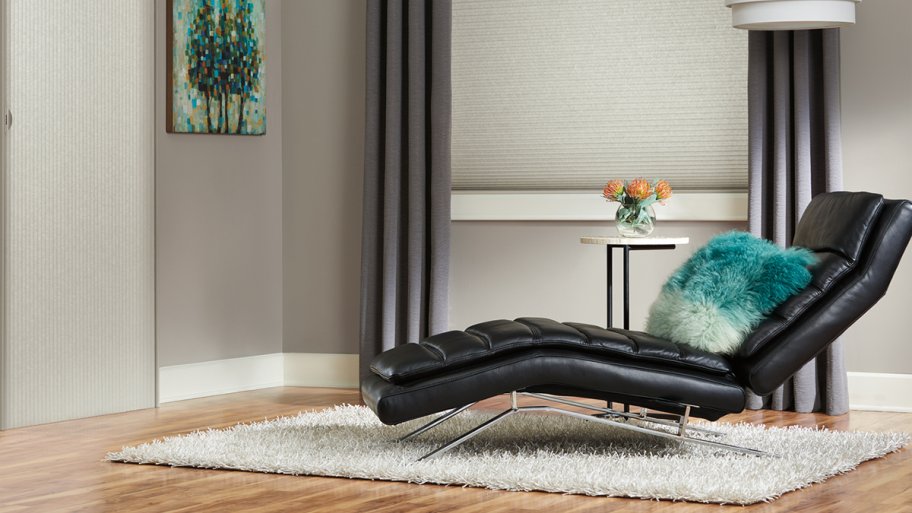 sitting room with honeycomb shades