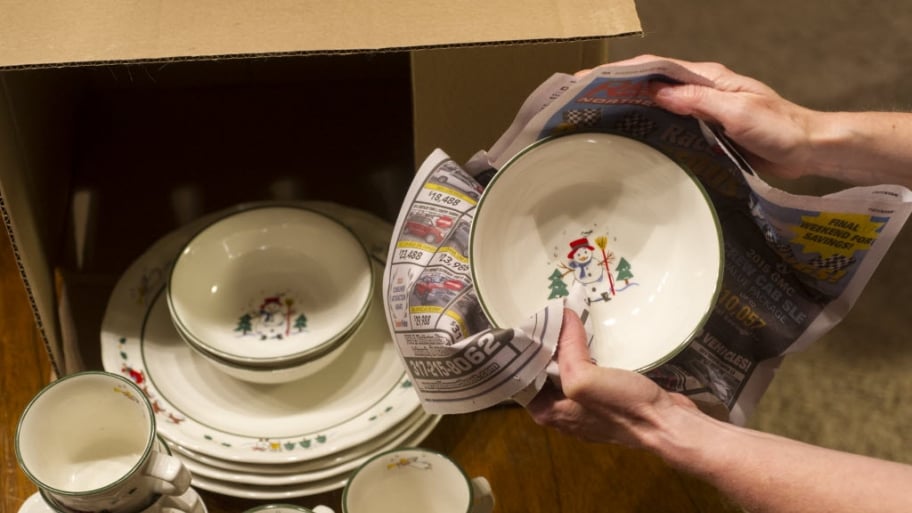 packing holiday dishes, christmas dishes