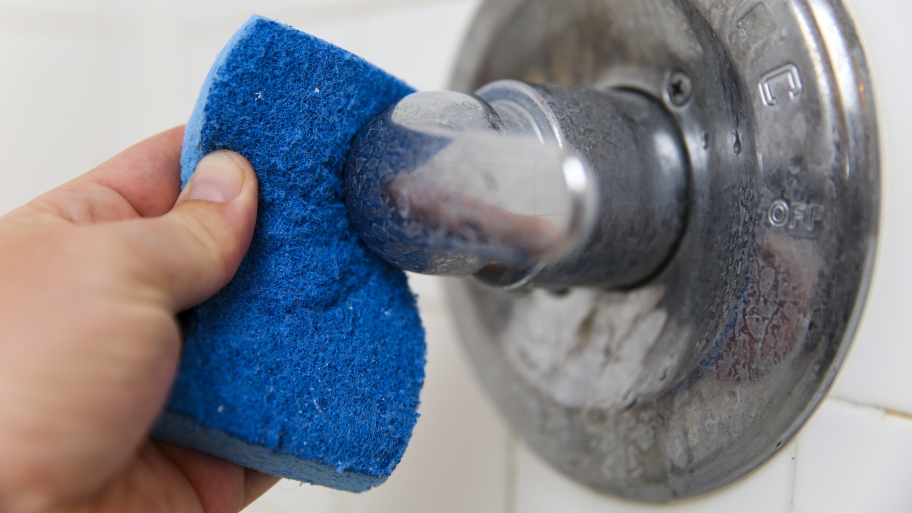 sponge cleaning faucet