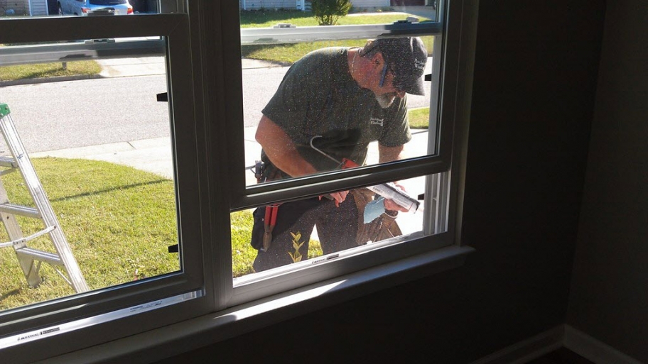 window caulk, contractor, new windows