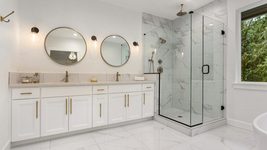 Modern bathroom with marble tiles