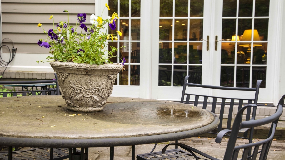 patio table and chairs