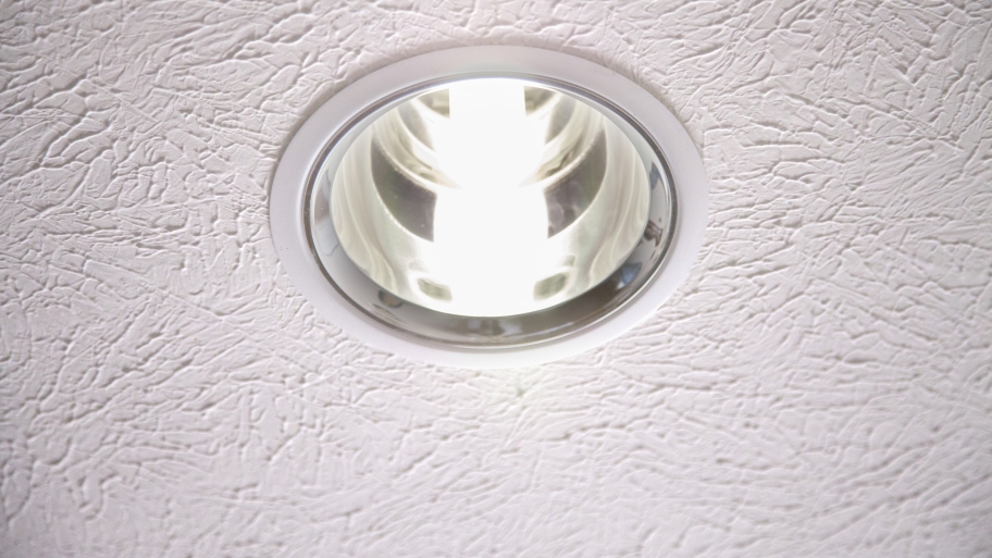 recessed light seen in ceiling