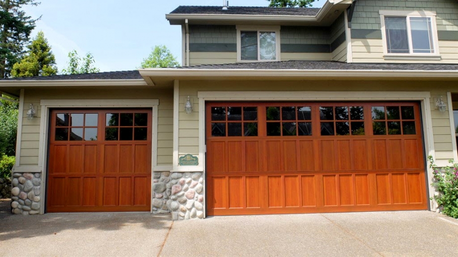 aluminum garage door, three-car garage, windows