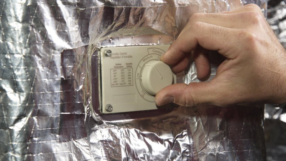 Hand adjusting HVAC control