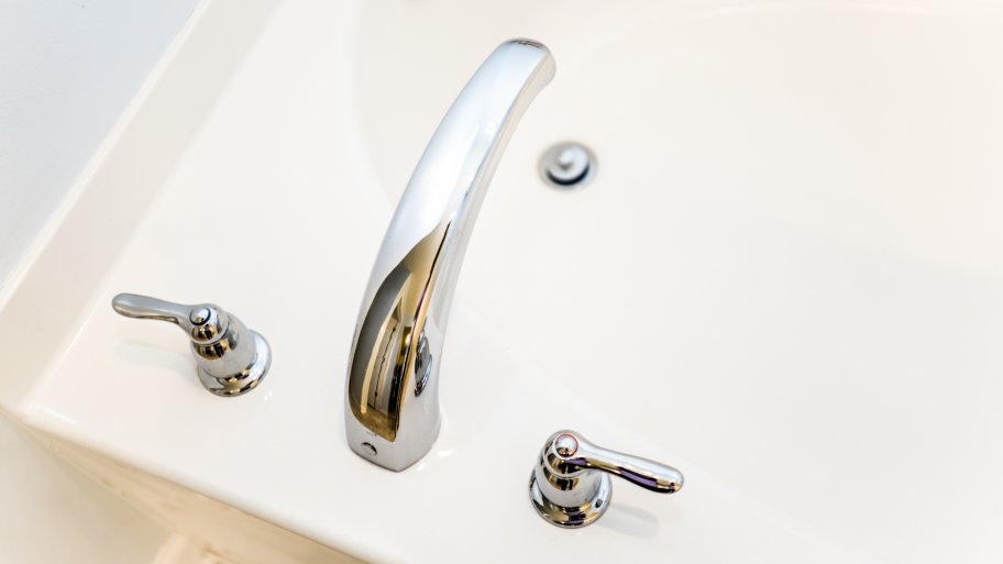 bathtub faucet and drain