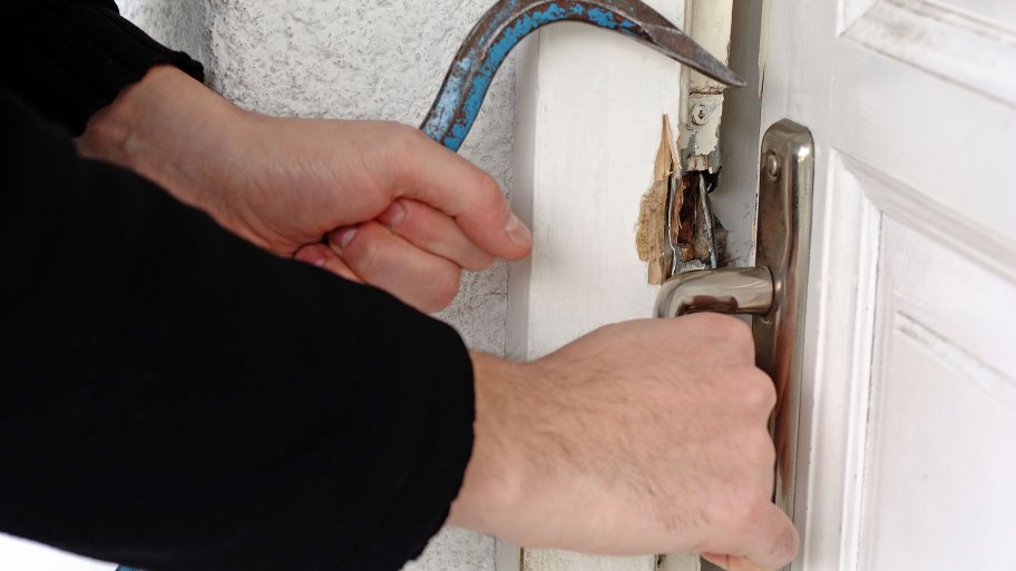 burglary burglar crowbar