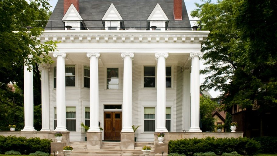 Colonial style house