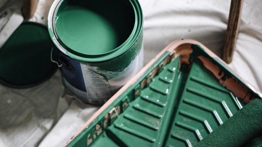 Can of green paint