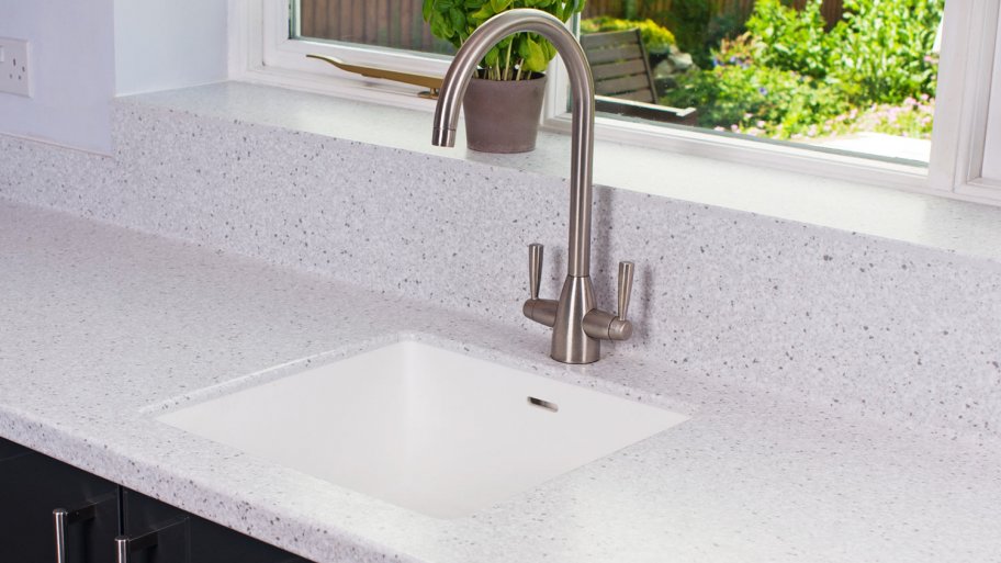 Advantages and disadvantages of recycled glass countertops