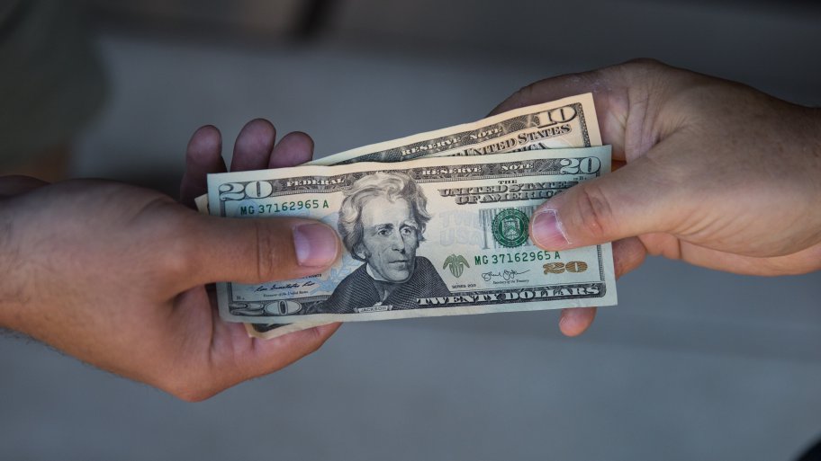 tipping a contractor