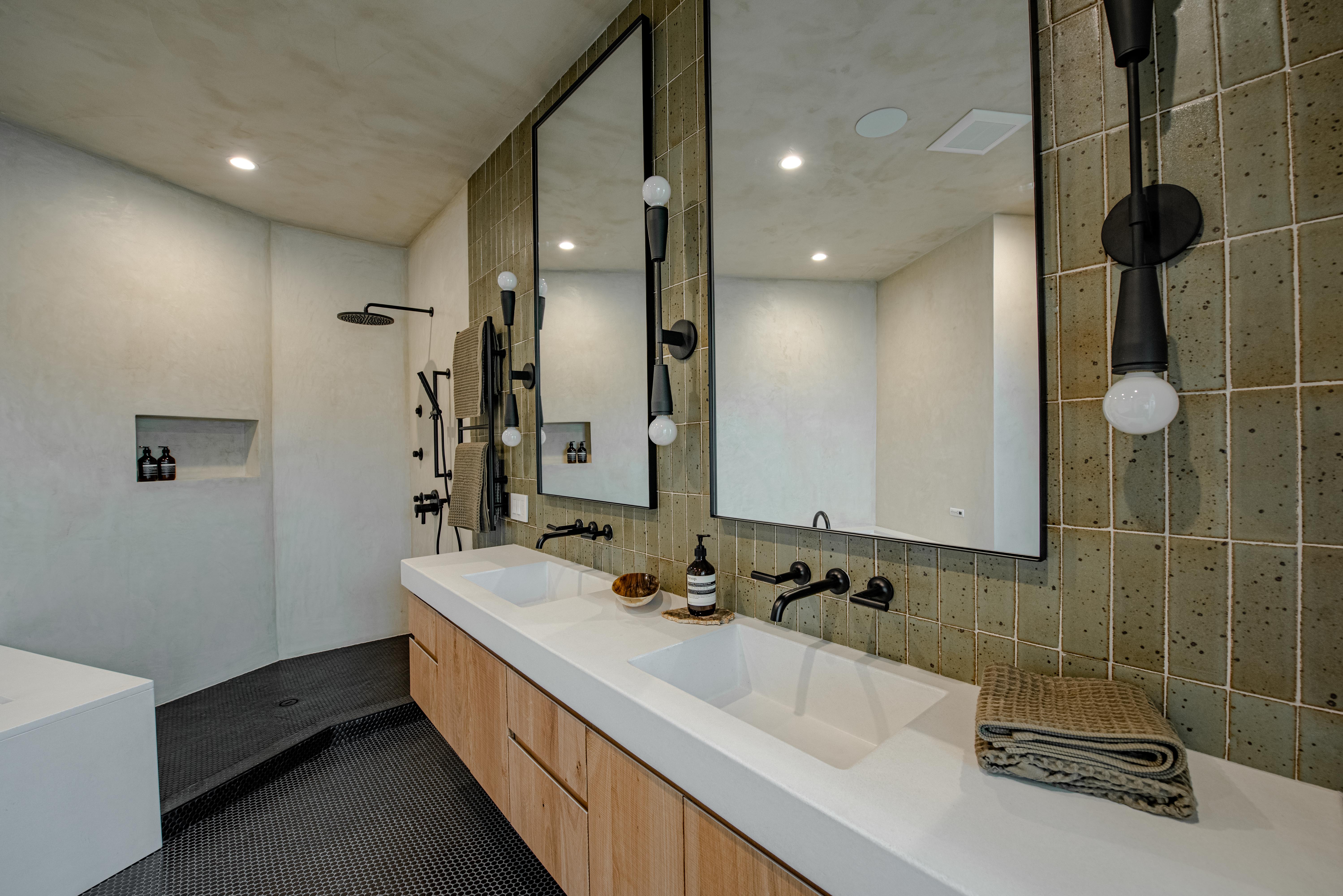 luxury bathroom