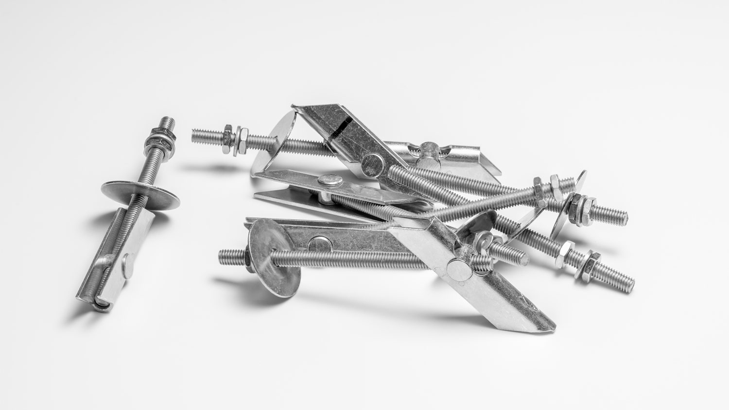 Best Anchors for Brick Mounting and Hanging