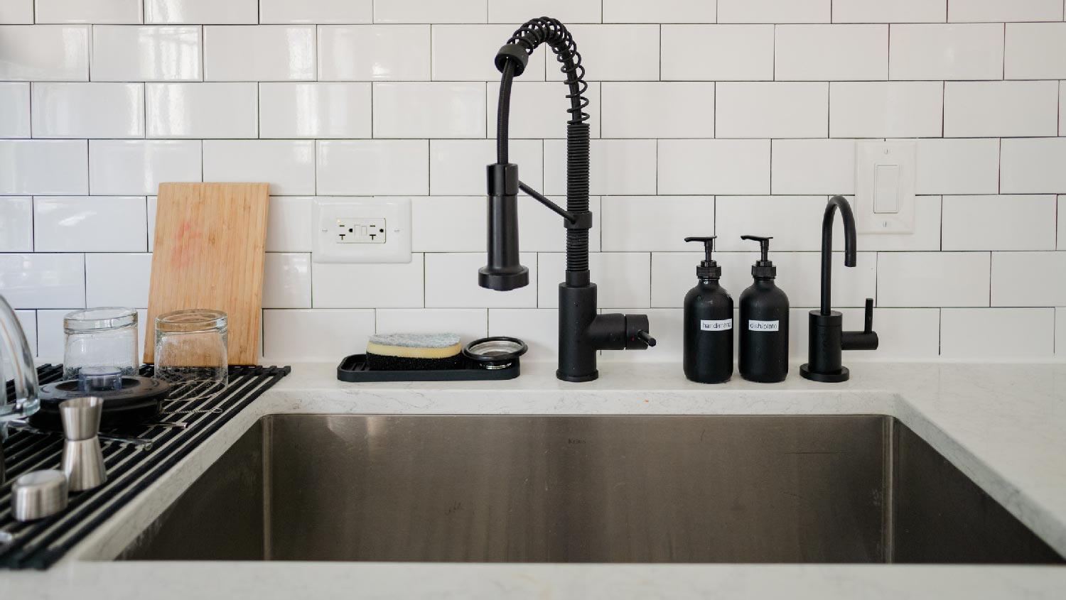 An undermount stainless steel sink