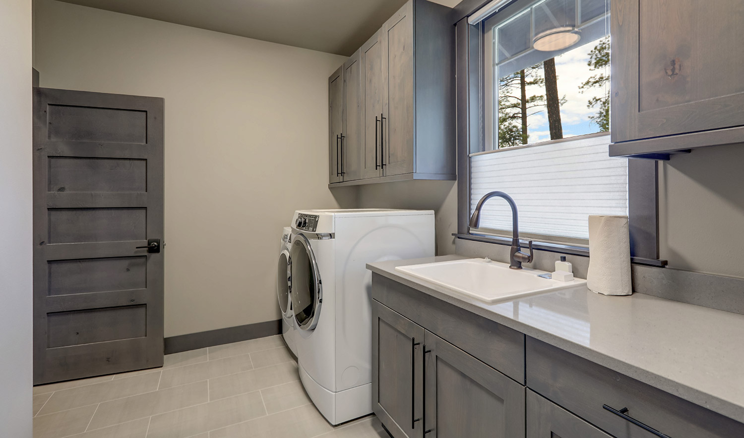 Laundry room with utility sink