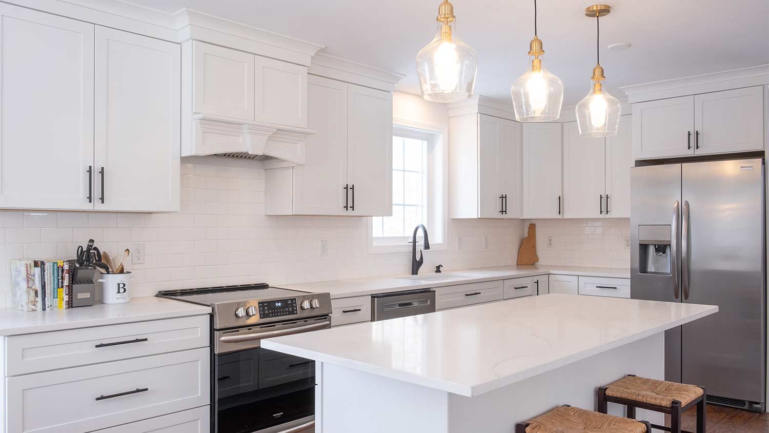 all white kitchen ceiling cabinets