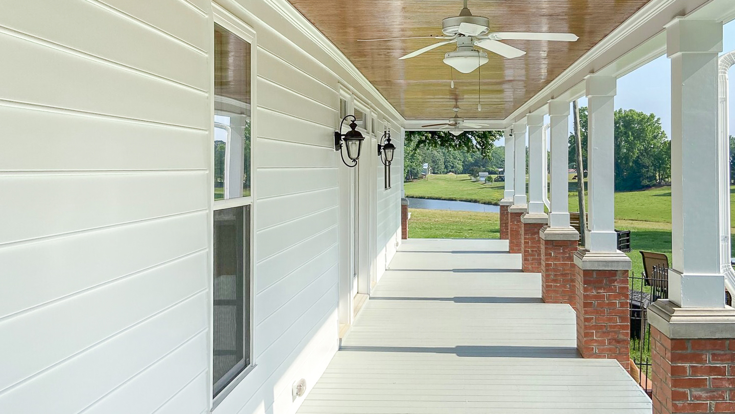 White house porch