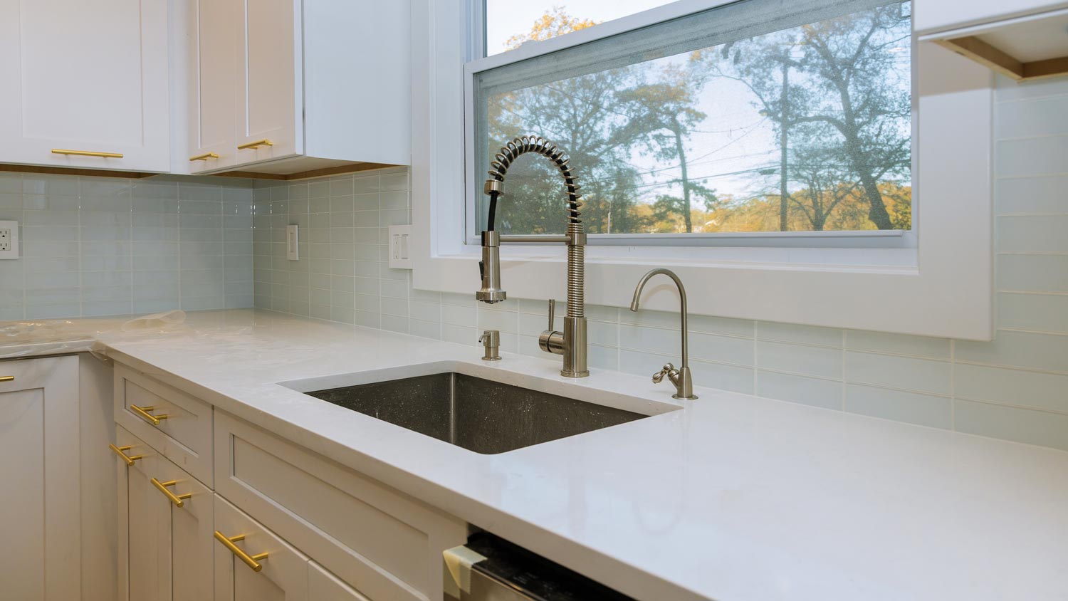 white kitchen cabinets