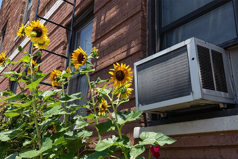 electrical - Are power outlets for window A/C units likely to