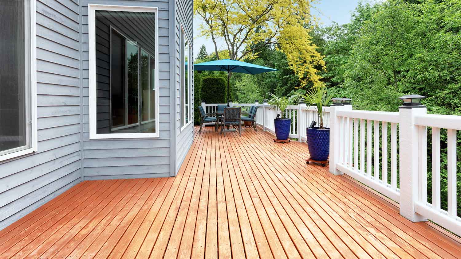 Does My Deck Need to Be Level With My House?