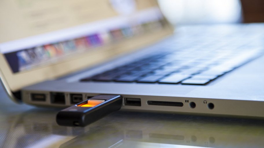 A laptop computer with flash drive
