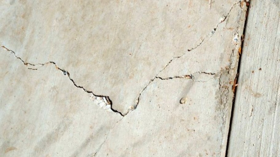 cracks in driveway