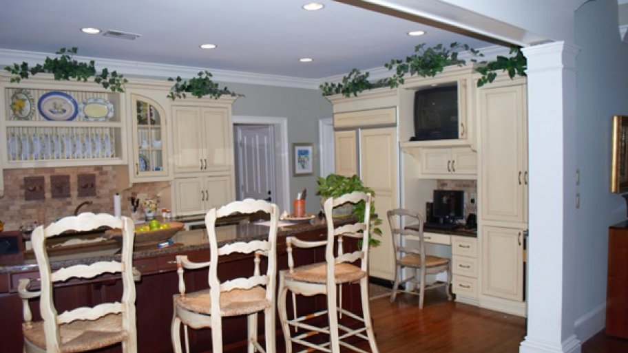 should painting or florring come first in a remodeling project