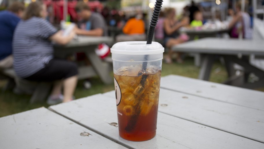 soda pop on picnic table